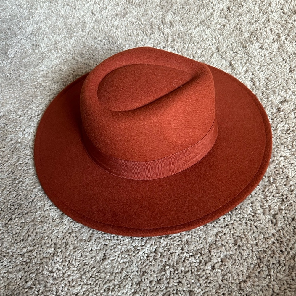Nice orange tan hat for the outdoors